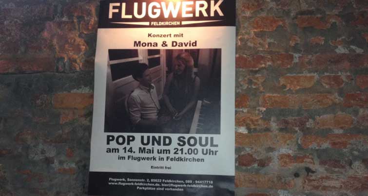 Klassische Außenwerbung mit Plakaten trifft jeden und ist bezahlbar. Factory4u München.