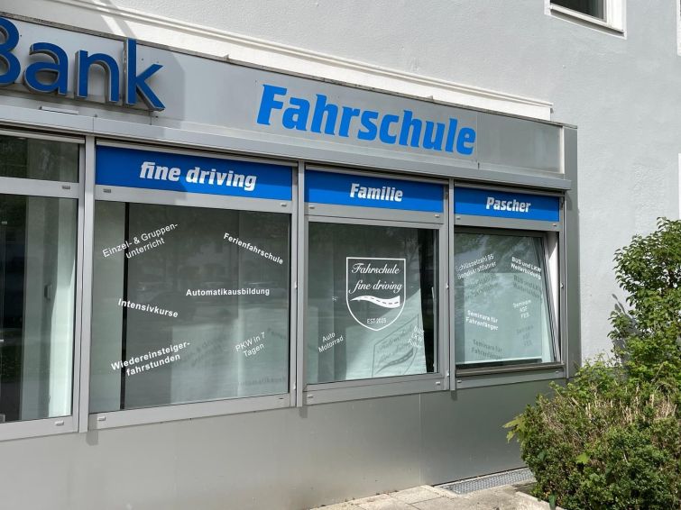 Folienschriften Konturenschnitt | FACTORY4U München